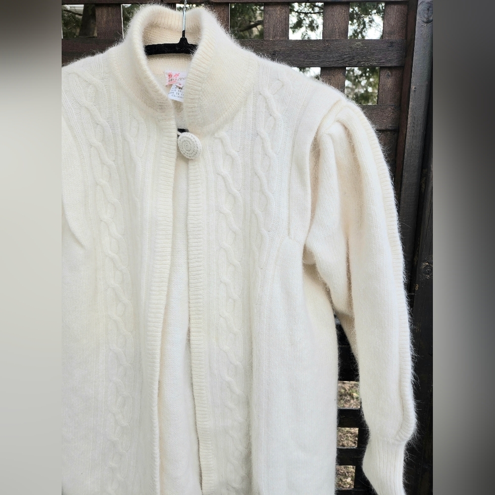 Pretty Pretty Vintage Wool Cardi - Picture 6 of 12